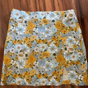 Urban Outfitters mini floral skirt size small